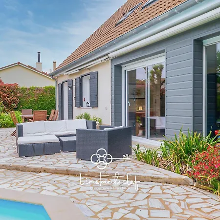 Maison Avec Piscine Et Jardin Proche Le Mans בית נופש