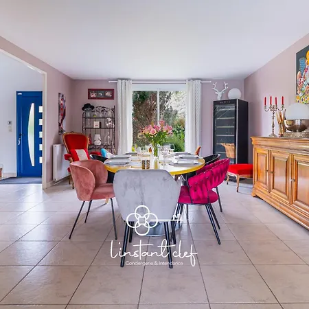 בית נופש Maison Avec Piscine Et Jardin Proche Le Mans Saint Pavace