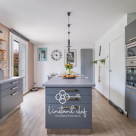 Maison Avec Piscine Et Jardin Proche Le Mans בית נופש