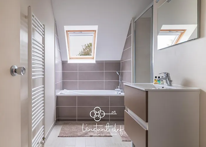 Havre Familial Avec Piscine A Deux Pas Du Mans سانت برافاس