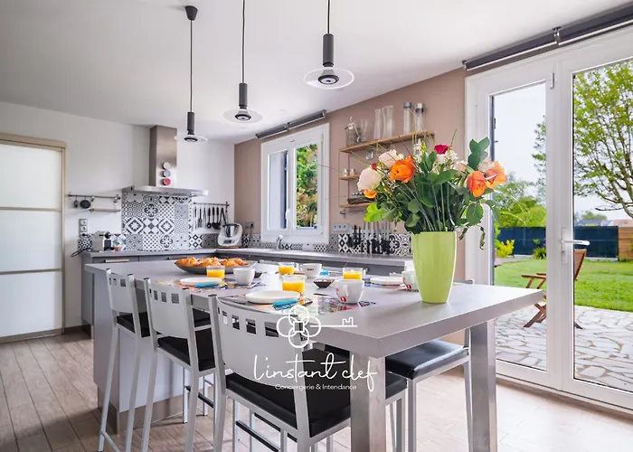 Havre Familial Avec Piscine A Deux Pas Du Mans